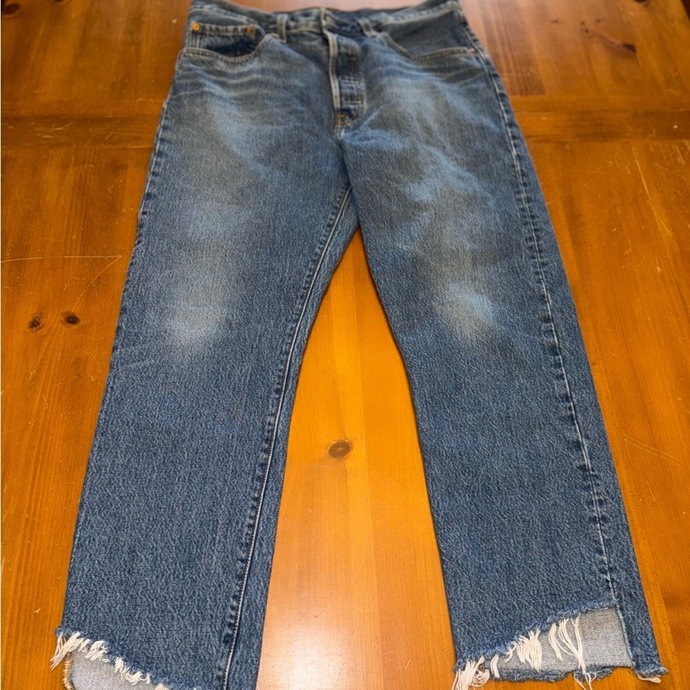 Levi’s 501 Button Fly 30x26 Jeans Women’s Raw Hem Medium Wash Classic Chic Indie
